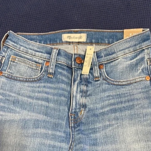 NWT Madewell 9” High-Rise Skinny in medium wash and lightly distressed Size 25 - Picture 6 of 7